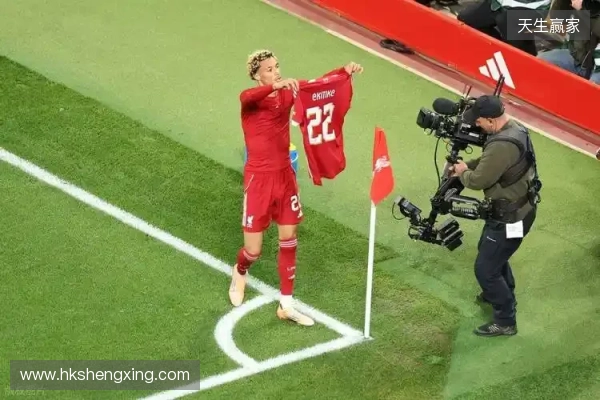 埃基蒂克:期待重回马赛主场踢球,那里有着难以置信的球迷 埃基蒂克:期待重回马赛主场踢球,那里有着难以置信的球迷