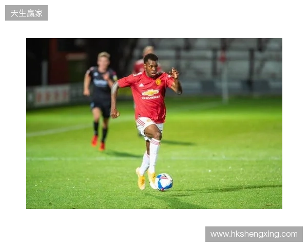 陕西联合官宣：27岁瑞典籍身高1米85中场伊兰杜斯特正式加盟球队